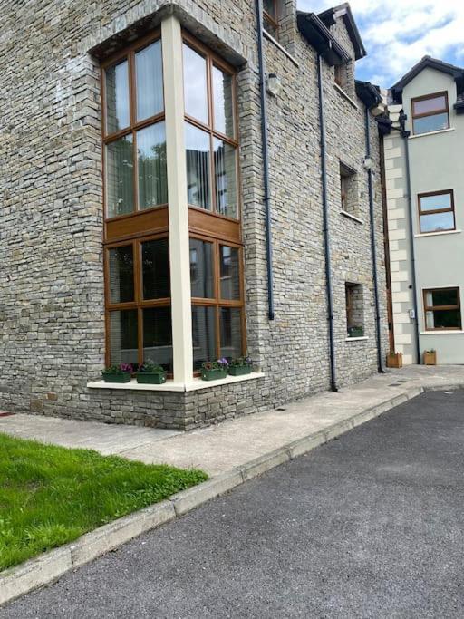 Glengesh Court. Ardara Town Centre. 아파트 외부 사진
